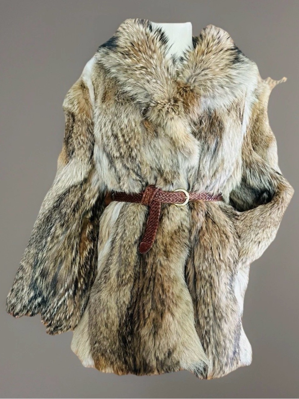 BEAUTIFUL SLEEK COYOTE FUR COAT VTG LUXURY JACKET NOT LYNX CHINCHILLA SABLE
